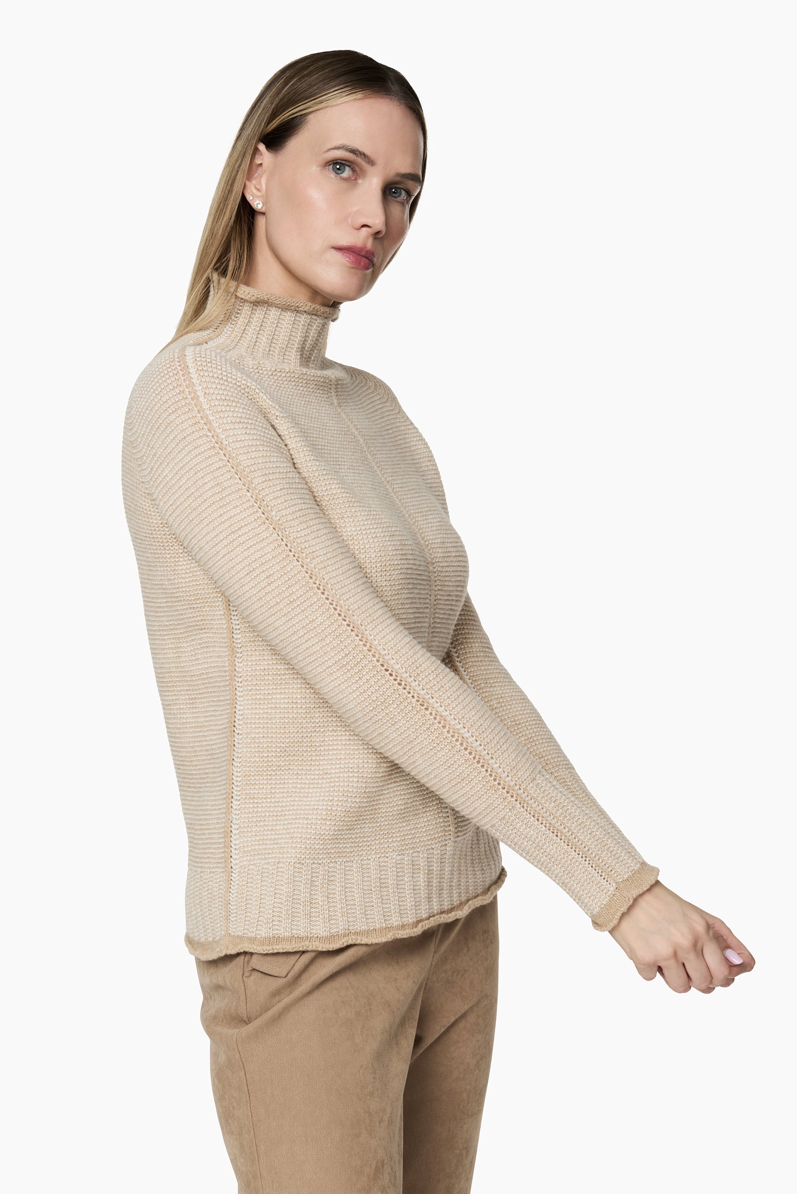 Sweater Cuello Subido Guarda Camel
