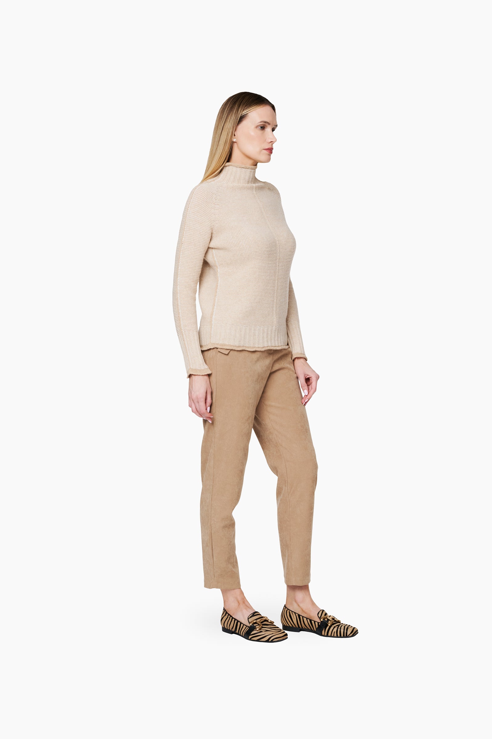 Sweater Cuello Subido Guarda Camel