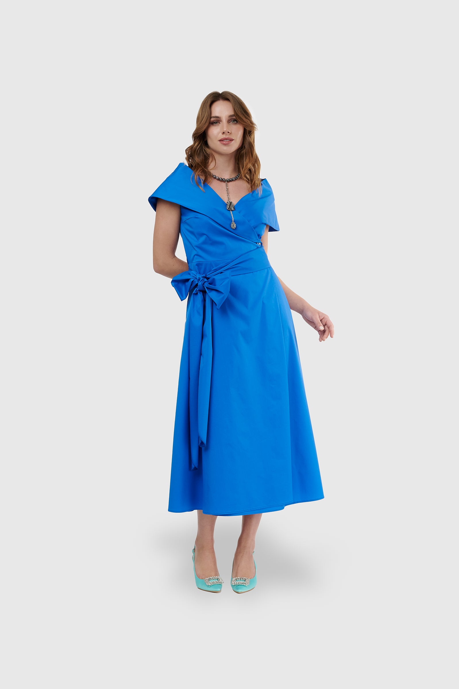 Vestido midi cruzado cuello marinero azul rey