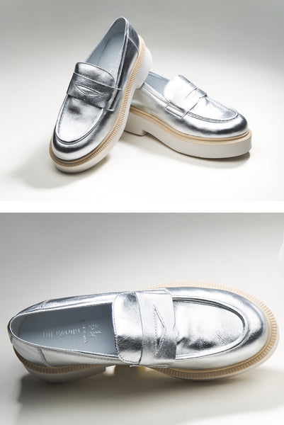 Mocasín plataforma plata