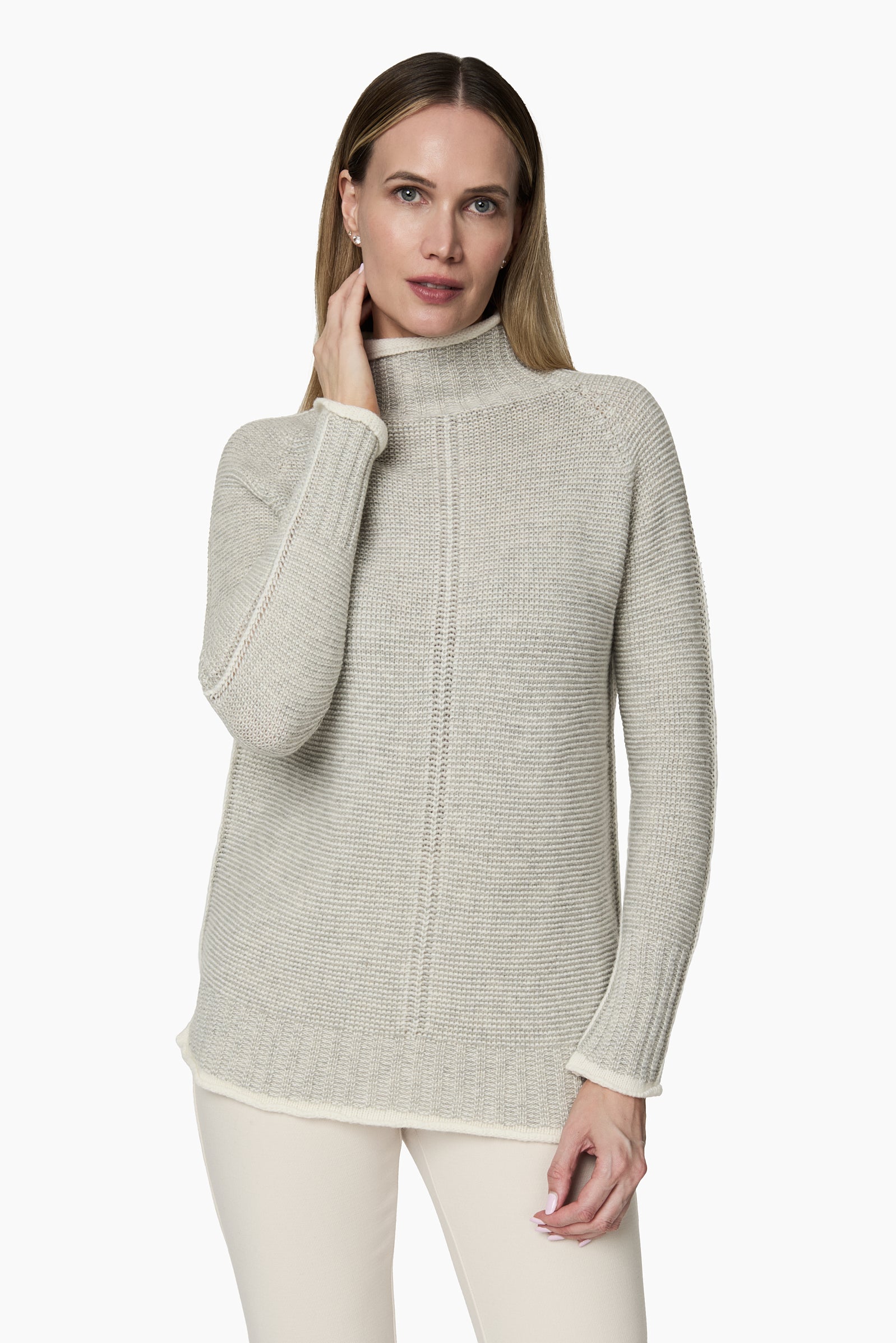 Sweater Cuello Subido Bordes Blanco