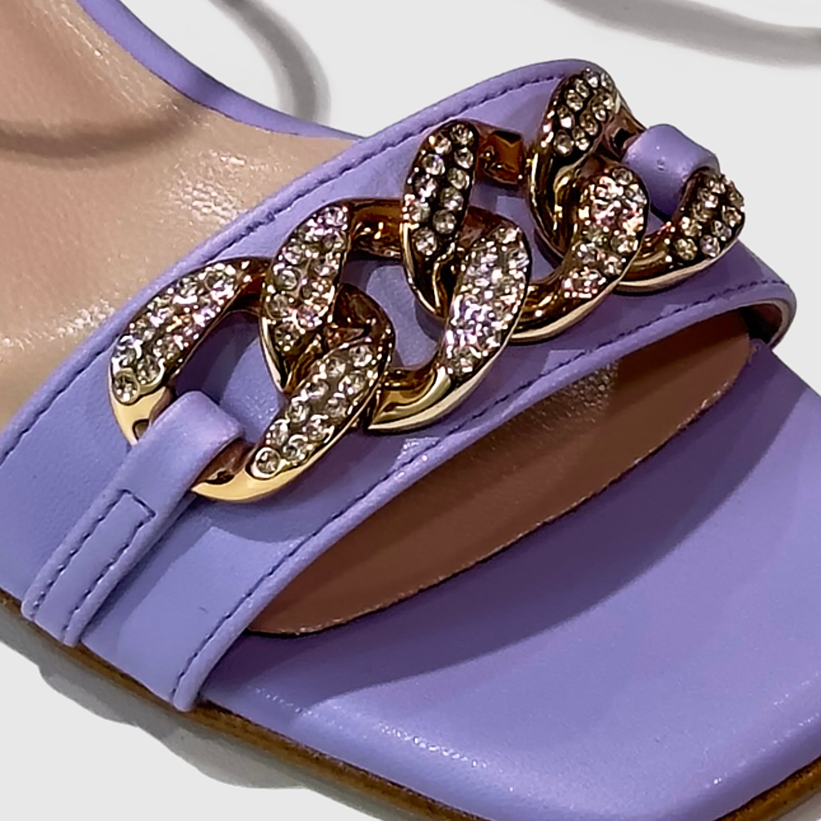 Sandalia cadena con strass lila