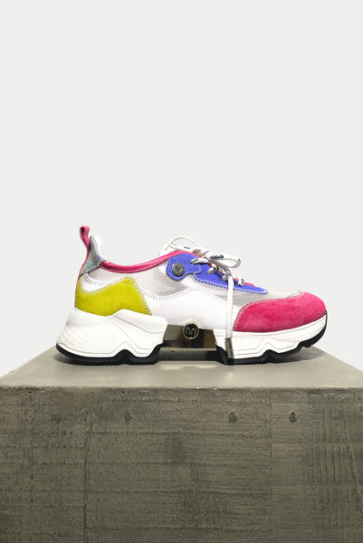 Sneaker tricolor